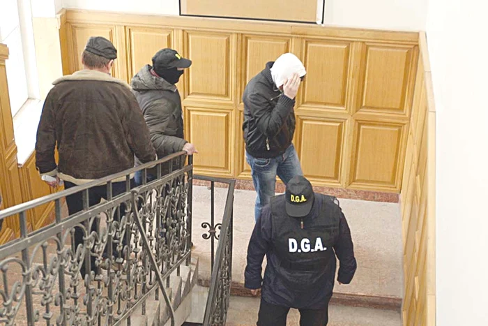 Drogurile erau aduse în stare brută din străinătate şi preparate apoi în laboratorul din Cluj