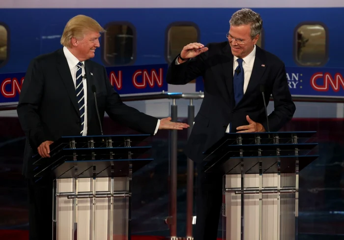 Donald Trump şi Jeb Bush în timpul dezbaterii electorale. FOTO:Guliver/GettyImages