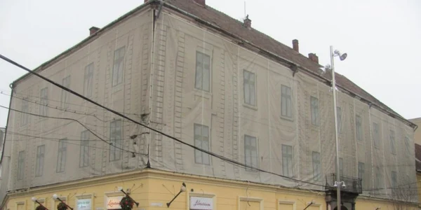 Casa cu atlanţi