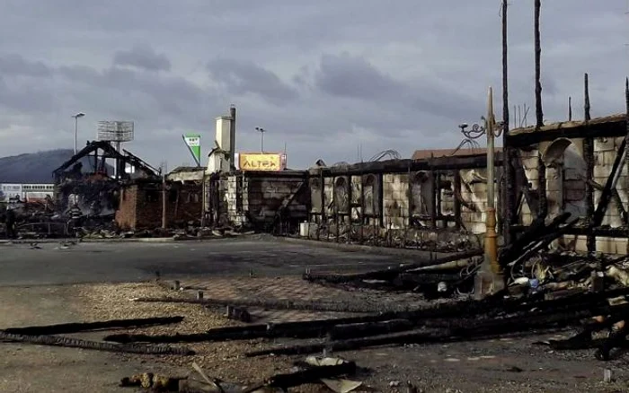 Motelul a ars în totalitate. (Foto: Simona Suciu)