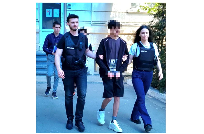 Un copil a lovit un bătrân pentru a-i fura telefonul