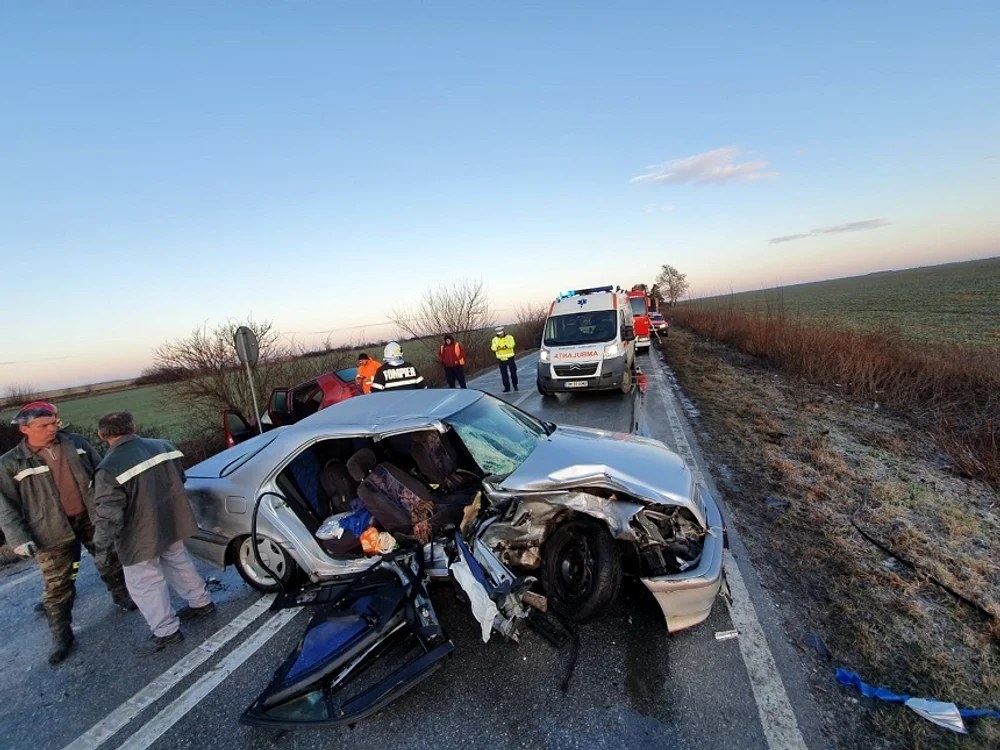 
    Două persoane au murit în accidentul din Timiş  
