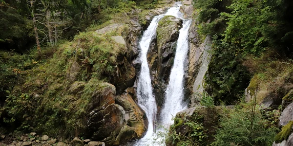 Cascada Lolaia si Valea Nucsoarei Pietrele din Retezat  Foto Daniel Guță  ADEVĂRUL (48) JPG