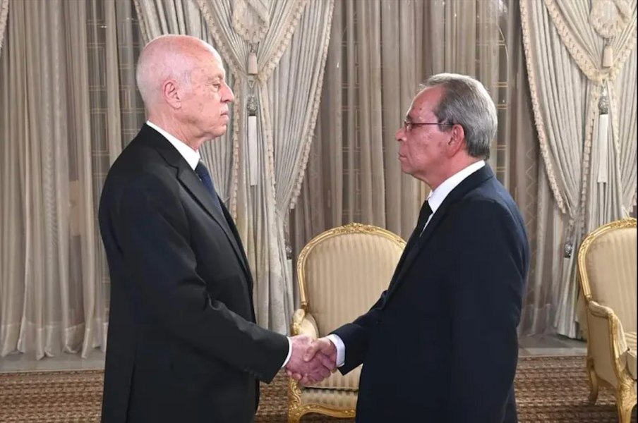 Un artist tunisian, trimis în judecată pentru că l-a ironizat pe premier