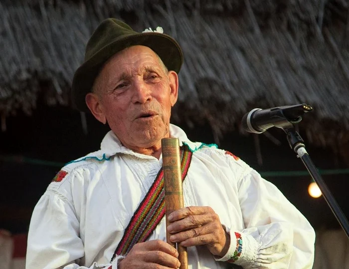 Nicolae Pițiș, rapsod popular, s-a stins la 83 de ani FOTO Facebook N.P.