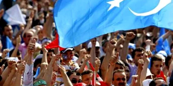 Turcia: 5.000 de persoane au protestat împotriva violenţelor etnice din Xinjiang