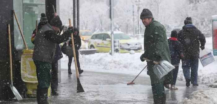 Luni, până luni la ora 18.00, în estul şi sud-estul ţării ninsorile vor continua, iar codul galben de ninsori se păstrează pentru Călăraşi, Ialomiţa, Constanţa, Tulcea, Brăila, Buzău, Vrancea, Galaţi, Bacău, Vaslui, Iaşi şi Neamţ. FOTO Sever Gheorghe