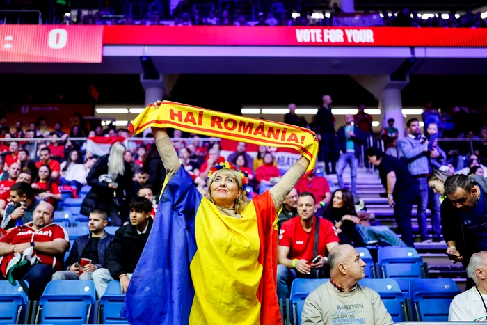 România a avut câțiva fani în sala din Debrecen. Foto Facebook