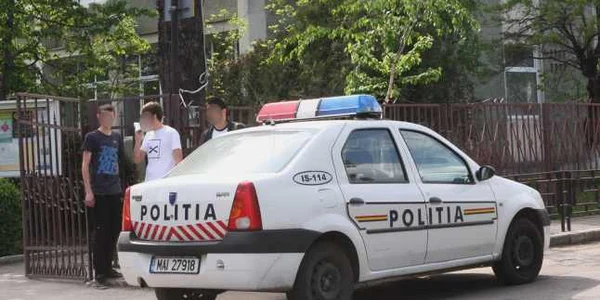 Poliţia face cercetări la faţa locului