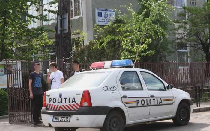 Poliţia face cercetări la faţa locului