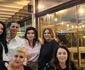 Bahmu, alături de prietenele ei