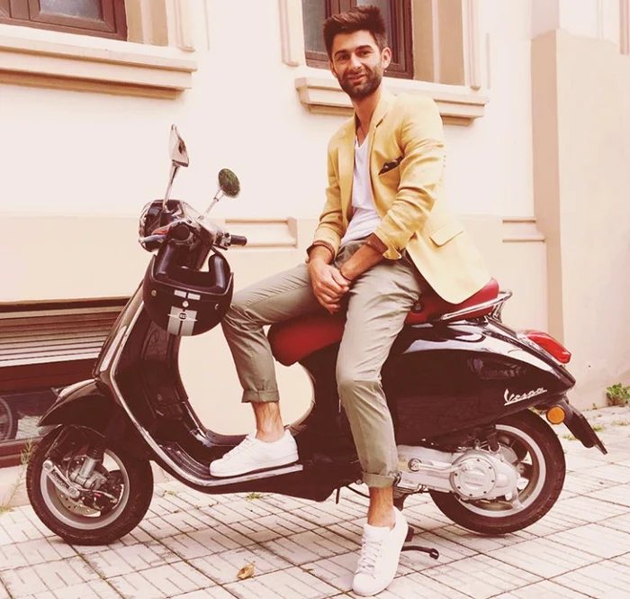 La începutul anului, Paul Ipate a renunțat la mașină. De atunci, se deplasează cu un scuterfoto: arhiva personală