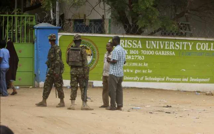 În total, 147 de persoane, dintre care 142 de studenţi, au fost ucise în atacul comis joi la Garissa de către membri ai organizaţiei islamiste sunnite Al-Shabaab FOTO AP