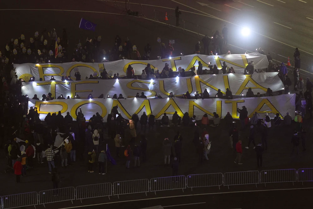 Premierul răspunde apelului „Bolojan, te sună România”, transmis din Piața Victoriei: promite propuneri concrete pentru Justiție în ianuarie