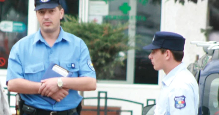 Poliţiştii comunitari pietreni aşteaptă numirea unor şefi noi