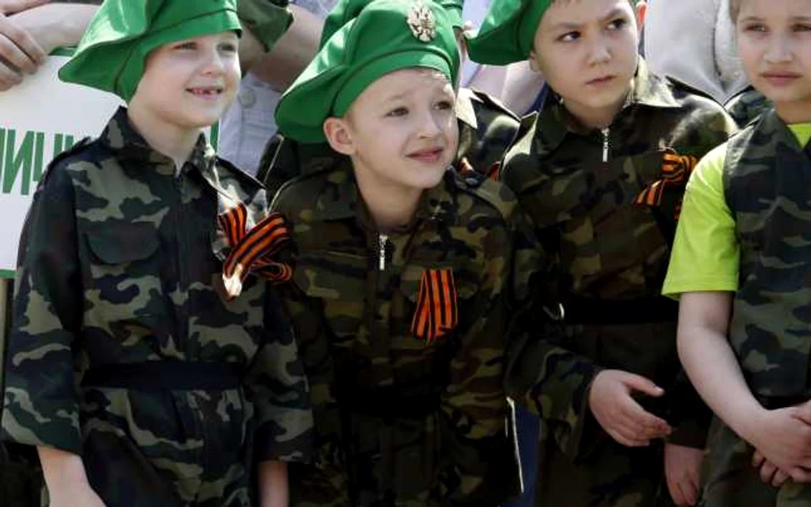 parada militara a copiilor din rostov rusia FOTO AP