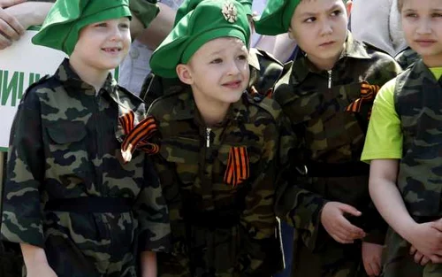 parada militara a copiilor din rostov rusia FOTO AP