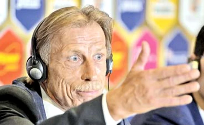 
    Christoph Daum a ales un prim 11 ofensiv contra danezilorFoto: Mediafax  