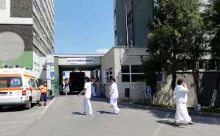 Medicii slătineni au stabilizat-o pe femeie la secţia Primiri Urgenţe, apoi au transferat-o la Craiova