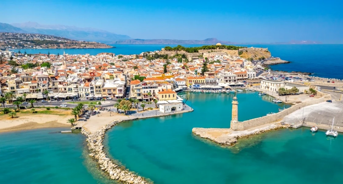 O britanică care era în vacanță în Grecia a fost găsită moartă, într-o valiză / foto: Shutterstock