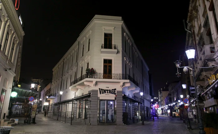 
    Autorităţile au decis ca noaptea, între  orele 22.00 şi 6.00, plecările de acasă sunt interzise, cu anumite excepţiiFoto: Inquam Photos  