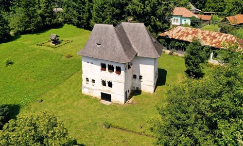 Cula Greceanu - cea mai veche culă din România - în Măldăreşti - Vâlcea Foto Facebook Vlad Eftenie