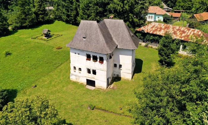 Cula Greceanu - cea mai veche culă din România - în Măldăreşti - Vâlcea Foto Facebook Vlad Eftenie
