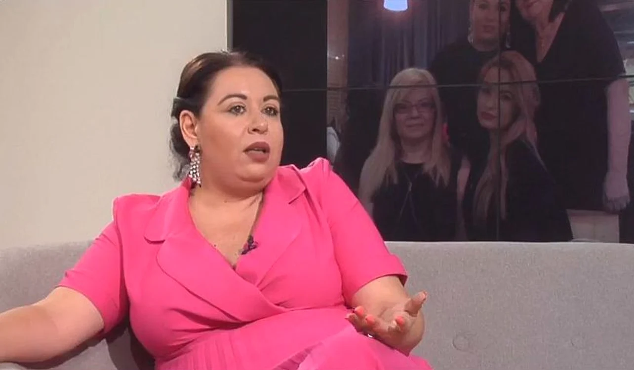 
    Oana Roman, la OK! TV Online  