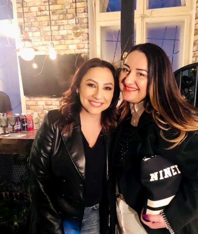 
    Andra și prietena ei, Andreea Legefoto: Instagram  