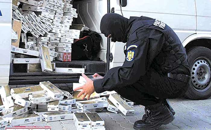 Ţigările din BMW-ul răsturnat au fost confiscate