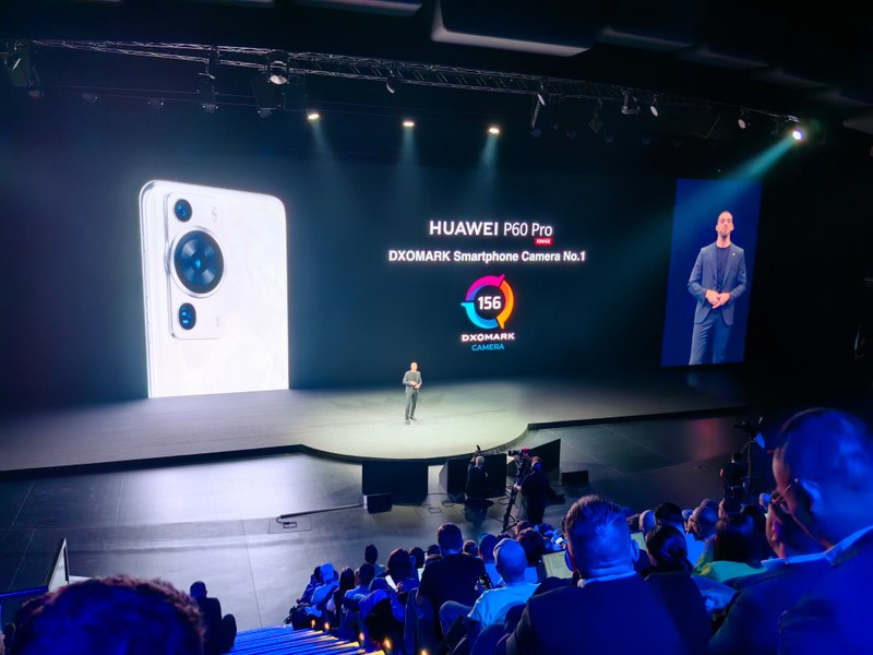 Huawei aduce în Europa P60 Pro, Mate X3, noi laptopuri si smartwatch-uri
