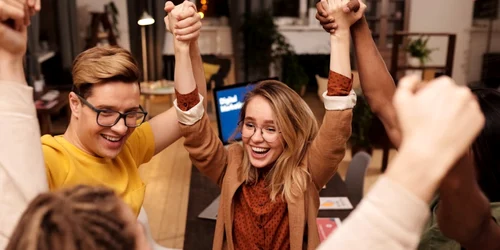 oameni fericiti foto pexels png