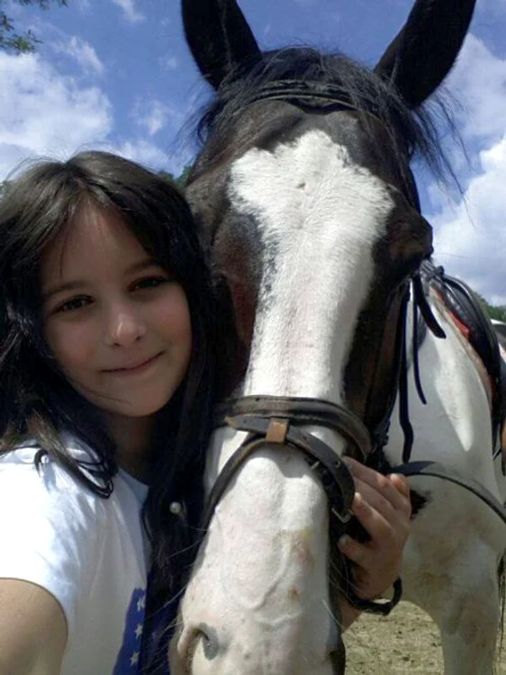 Eva, fata Andreei Berecleanu, şi Zozo (Foto: arhiva personală)