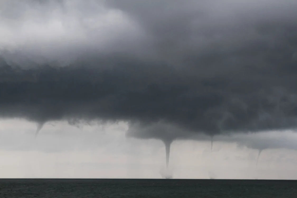 Pe litoralul Mării Negre s-au produs marţi mai multe trombe marine FOTO Reddit