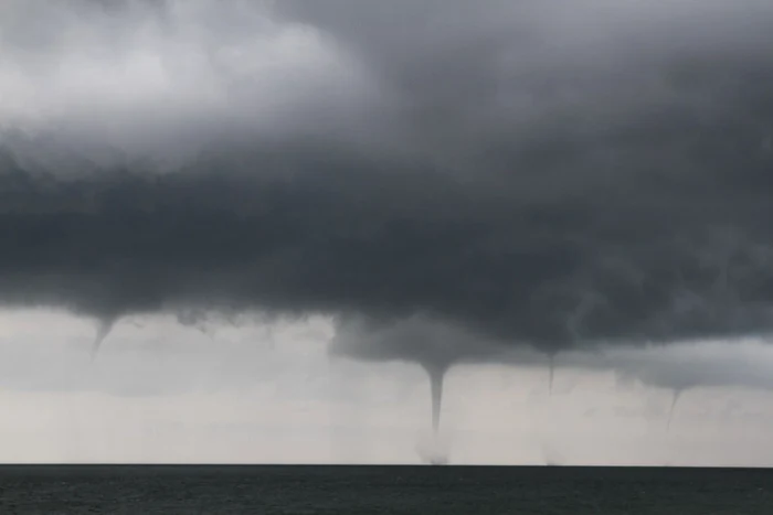 Pe litoralul Mării Negre s-au produs marţi mai multe trombe marine FOTO Reddit