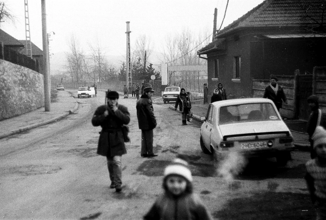 Zona unităţii militare în zilele Revoluţiei din 1989. Foto: Ovidiu Munteanu.