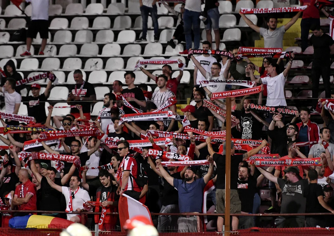 Fanii lui FC Dinamo au preluat o cincime din clubFoto: sportpictures.eu