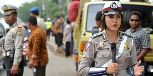 indonezia femei politiste