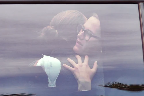 Jennifer Lopez fără verighetă, Profimedia