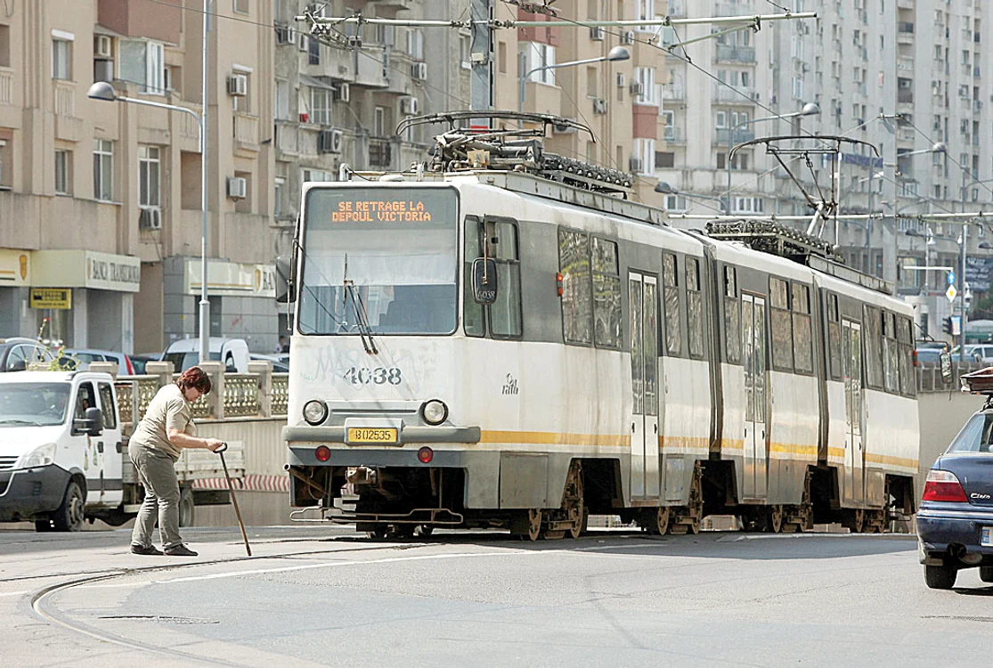 Vatmanii schimbau  ieri macazul manual