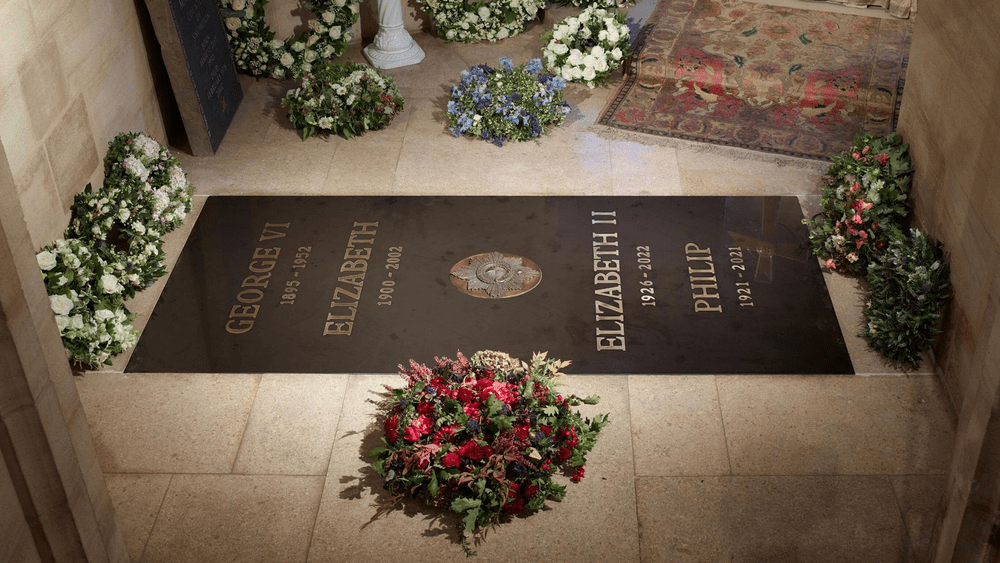 Mormântul reginei Elisabeta a II-a. Prima fotografie cu piatra funerară prezentată de Palatul Buckingham 