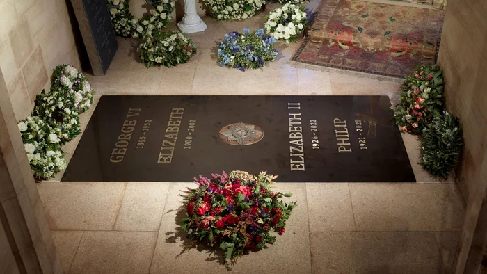 Placa funerară de pe mormântul Reginei Elisabeta, Foto: Sky News