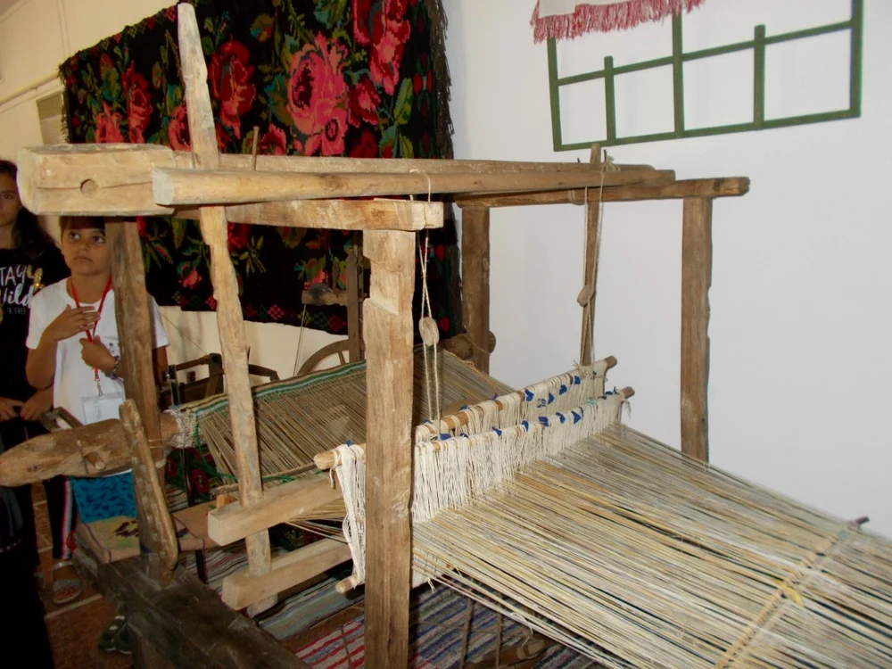 Atelier de desen şi vizitarea expoziţiilor, organizate la muzeu pentru marcarea Zilei Internaţionale a Copilului FOTO MDJ Călăraşi