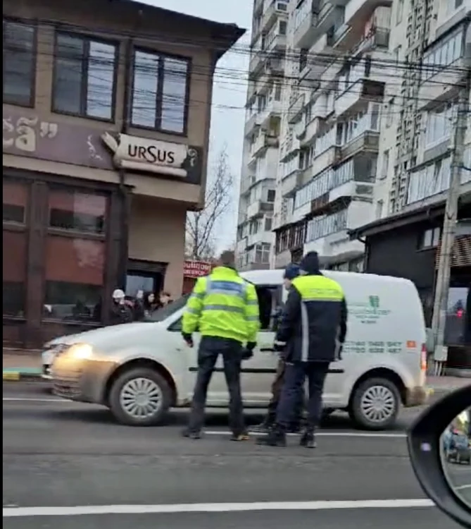 Momentul când polițiștii l-au prins pe elevul teribilist FOTO captură video