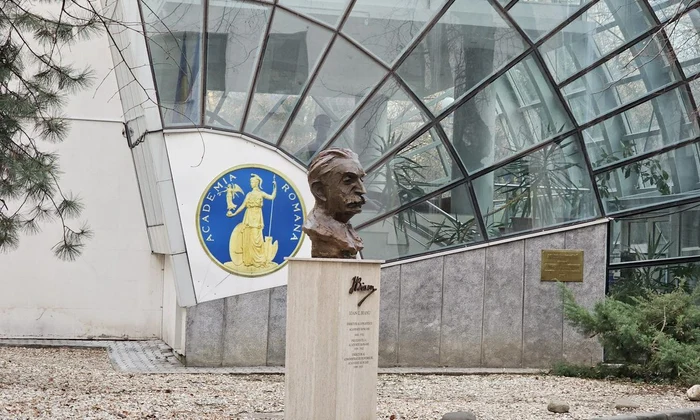 Biblioteca Academiei Române, bustul lui Ioan Bianu, 2024 (© biblacad.ro)