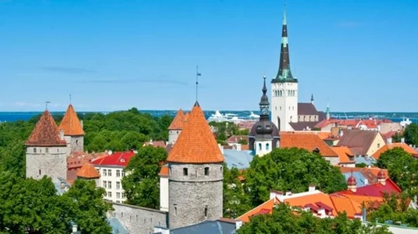 Estonia, cetatea de la Marea Baltică jpeg