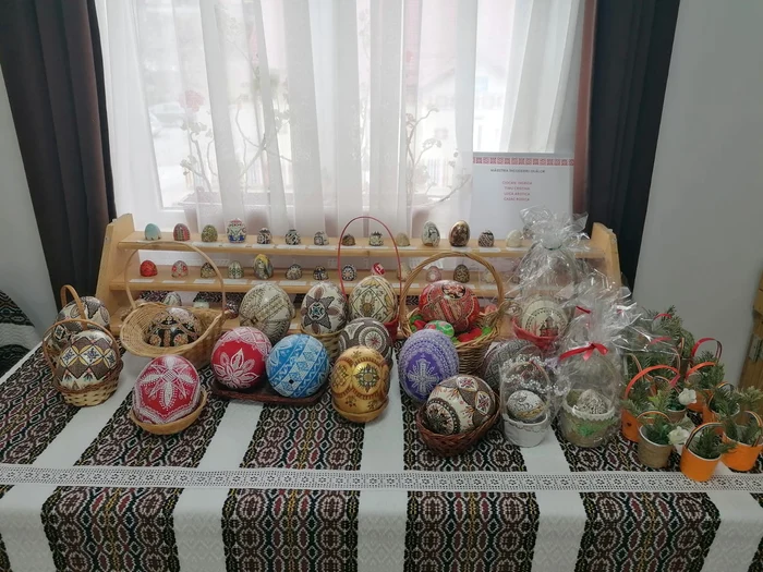 Ouă decorate cu tehnici diverse se regăsesc în muzeu la Ciocănești FOTO: arhiva Marilena Niculiță