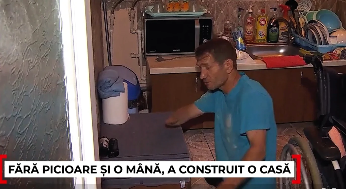 Fără picioare și o mână, și-a construit o casă  FOTO Captură video