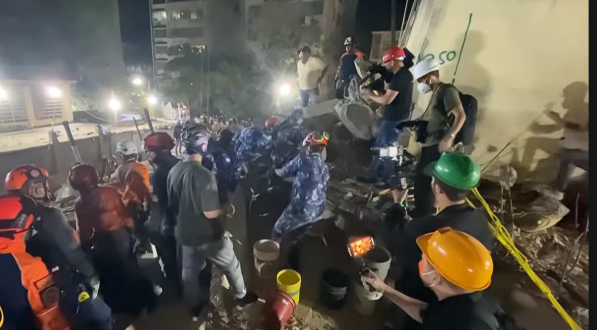 Morgile din Caracas nu mai fac față avalanșei de cadavre. Morții, aduși pe motociclete, în portbagaje sau cu benele camionetelor