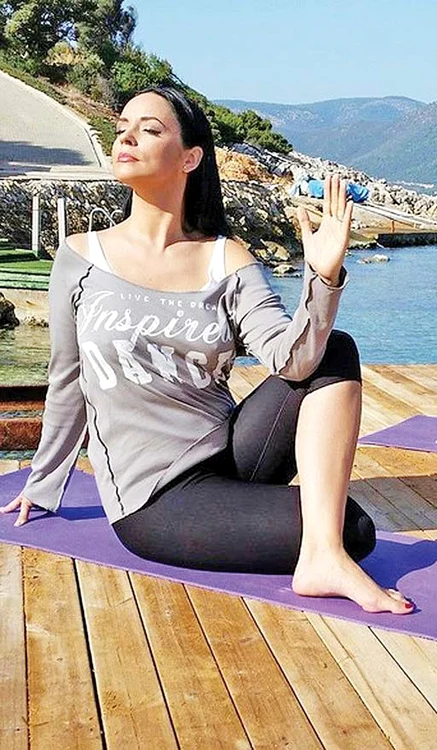 Andreea Marin se relaxează dimineaţa